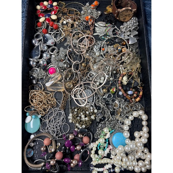 Unbranded Jewelry - Mixed Fashion Jewelry Lot Wearable to Craft Pieces 3lb 4oz